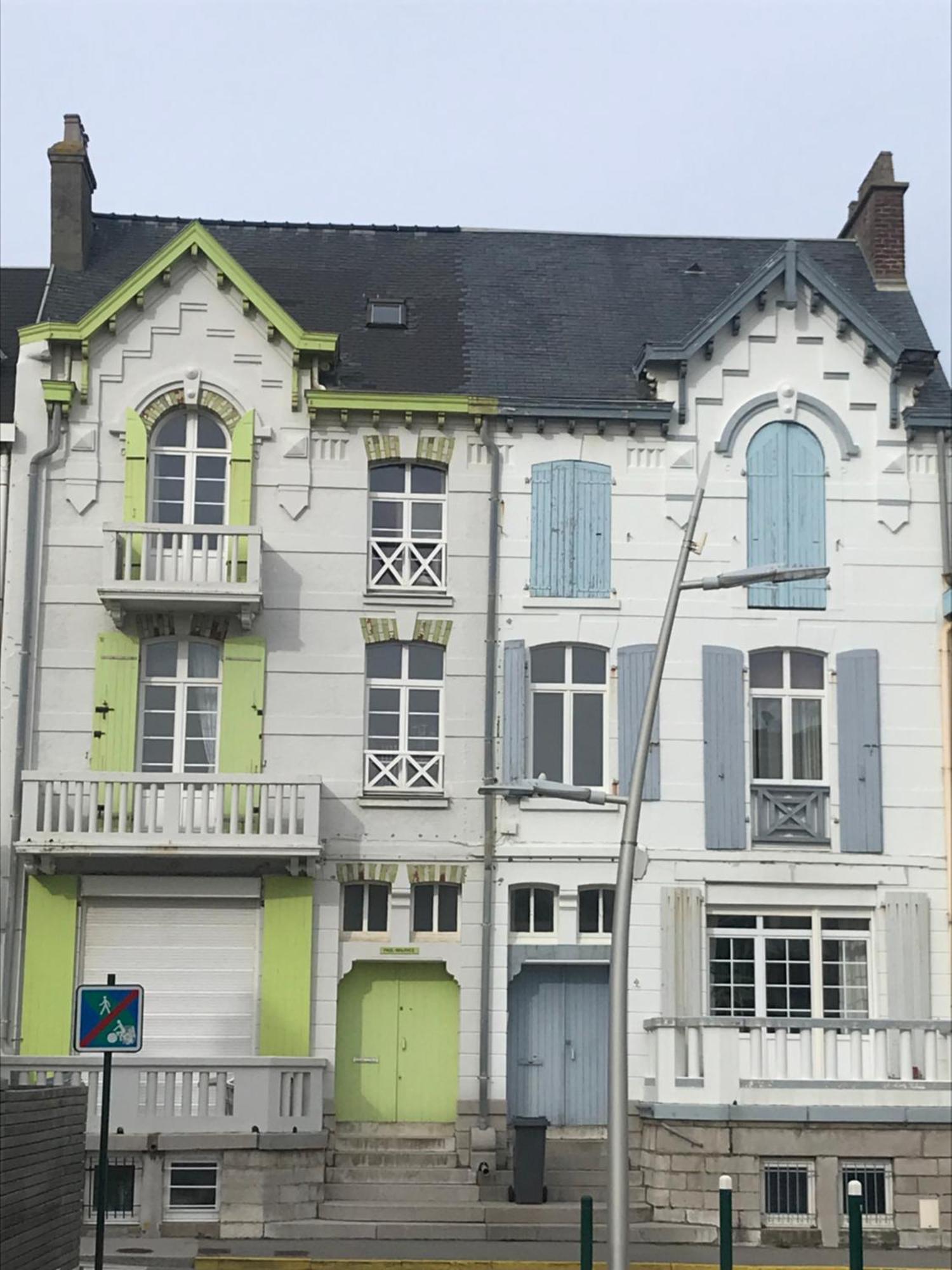Une Jolie Vue - Appt 2 Pieces Vue Mer Balcon Sud Wimereux Kültér fotó